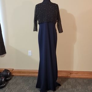 NWT BEAUTIFUL FORMAL DRESS